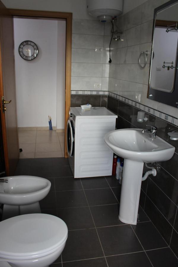 Comfy City Center Apartment Shkodra Kültér fotó