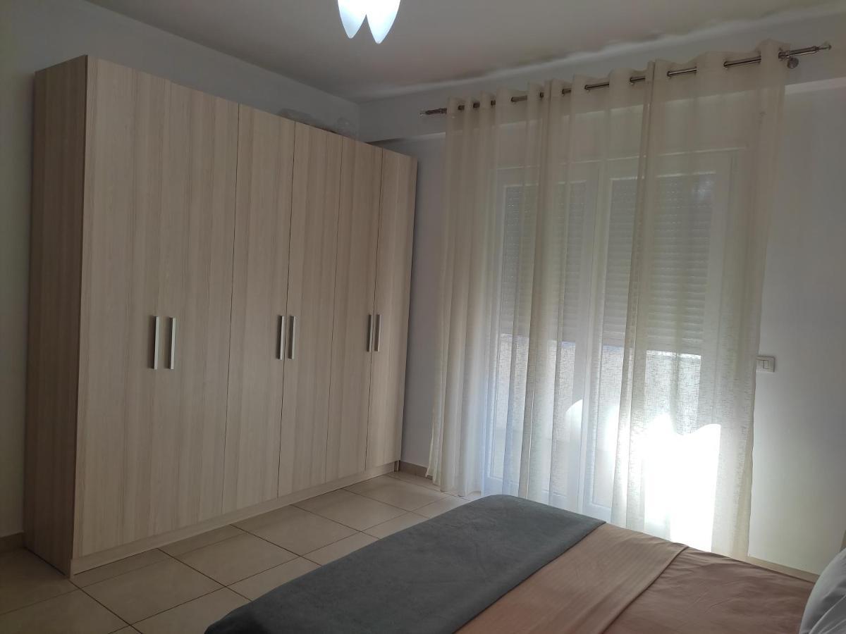 Comfy City Center Apartment Shkodra Kültér fotó